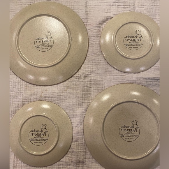 Mikasa stylekraft trading post dinner and salad plates - Picture 2 of 3